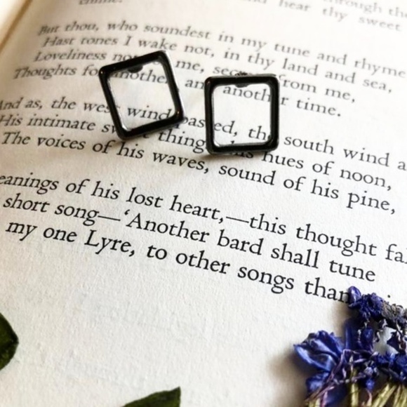 Alquimia Jewelry - BLACK STEEL STATEMENT STUD EARRINGS